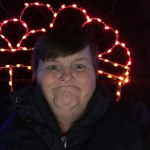 Meet your Posher, Connie